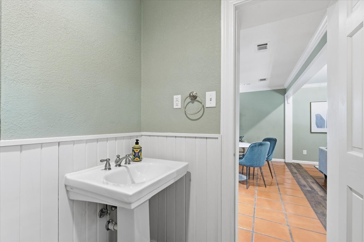 4232 Pershing Avenue Fort Worth TX 76107