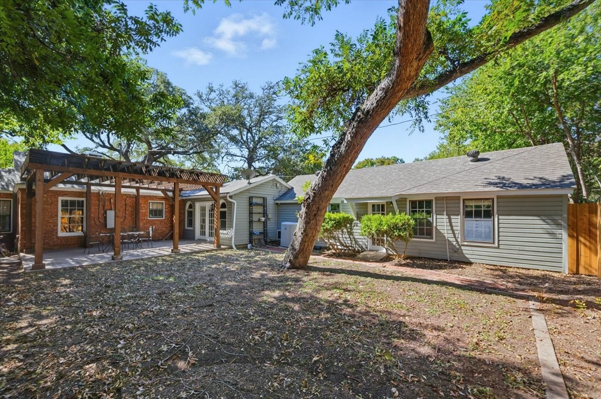 4232 Pershing Avenue Fort Worth TX 76107