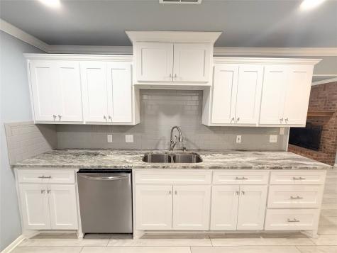 1111 Joel Street Groesbeck TX 76642