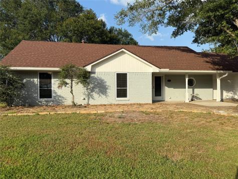 1111 Joel Street Groesbeck TX 76642