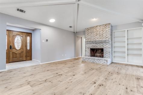 402 Mossbrook Drive Richardson TX 75081