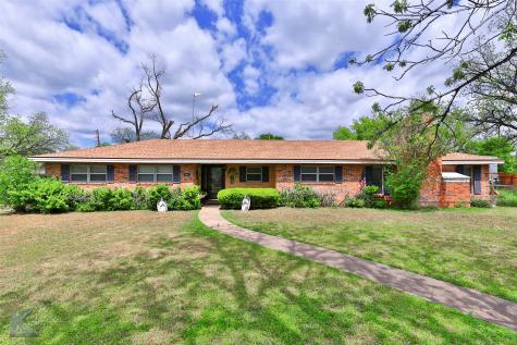 606 State Street Winters TX 79567