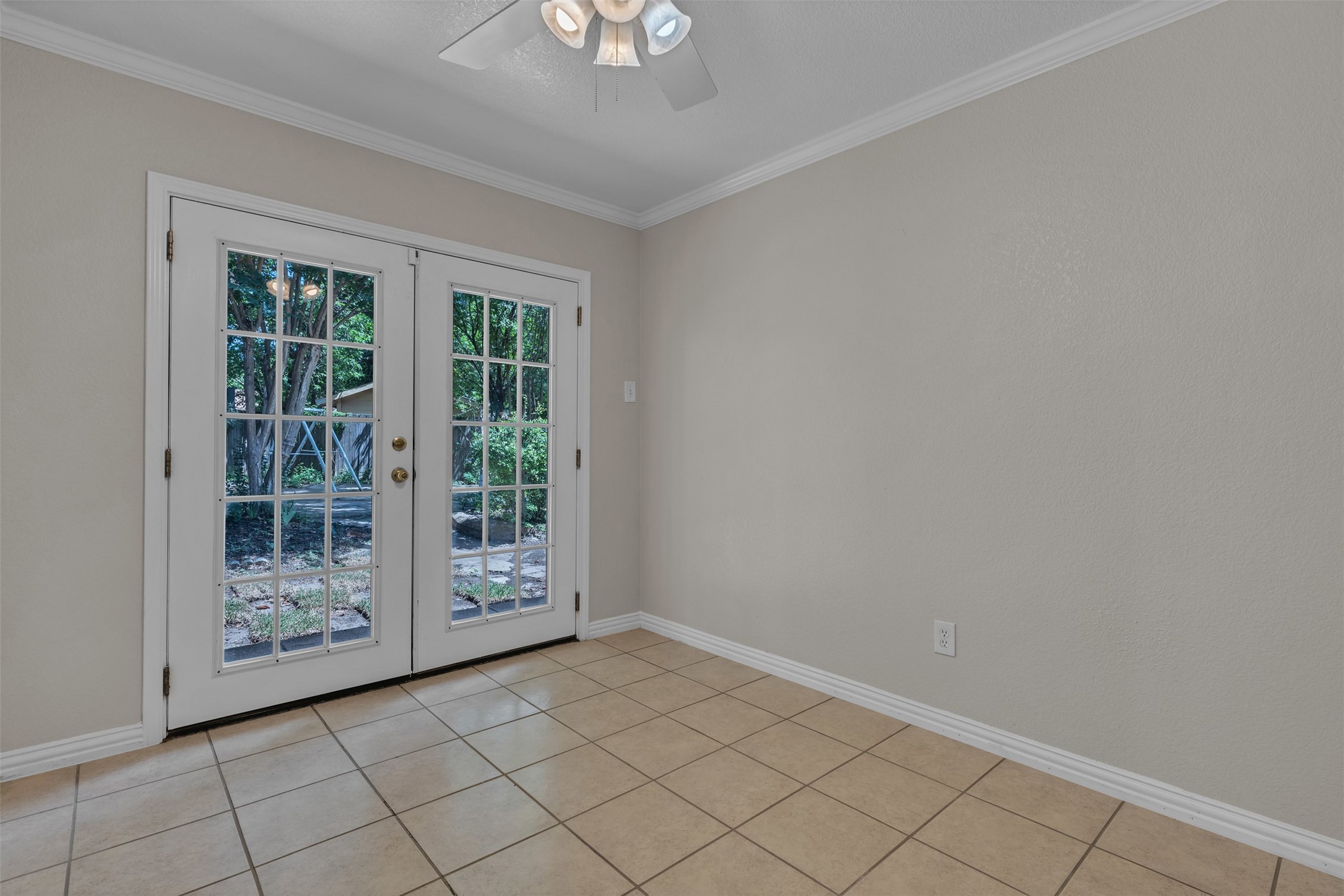 1801 Anderson Street Irving TX 75062