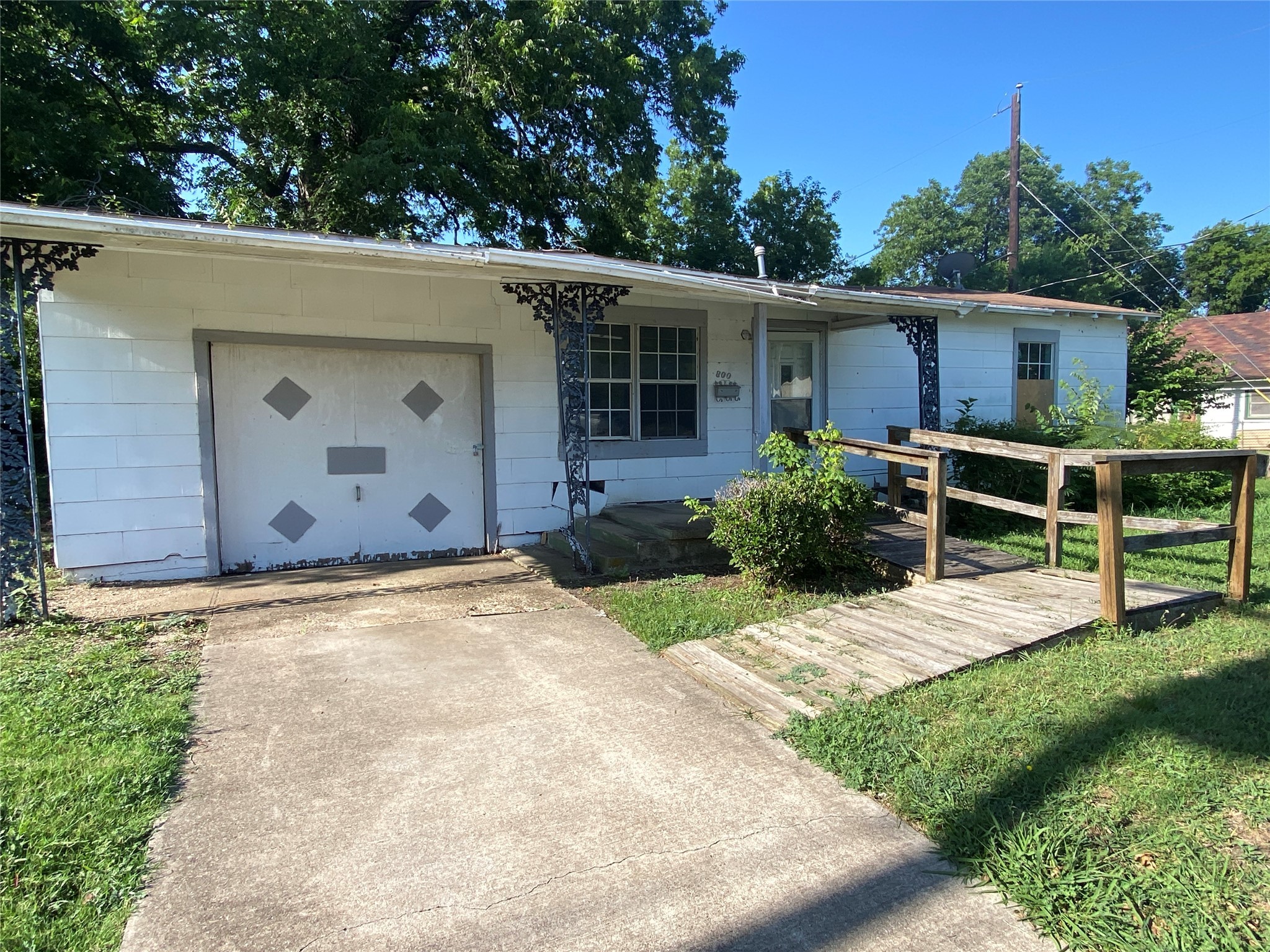 800 Wyatt Street Waxahachie TX 75165