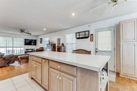 18025 N County Road 4052 Kemp TX 75143