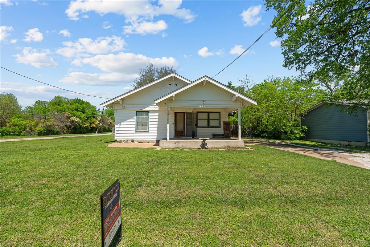 110 W Elm Avenue Alvarado TX 76009