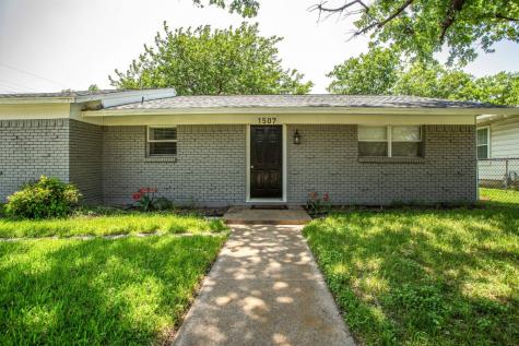 1507 Granbury Street Cleburne TX 76033