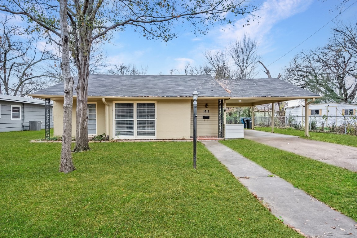 1612 Bowie Drive Corsicana TX 75110