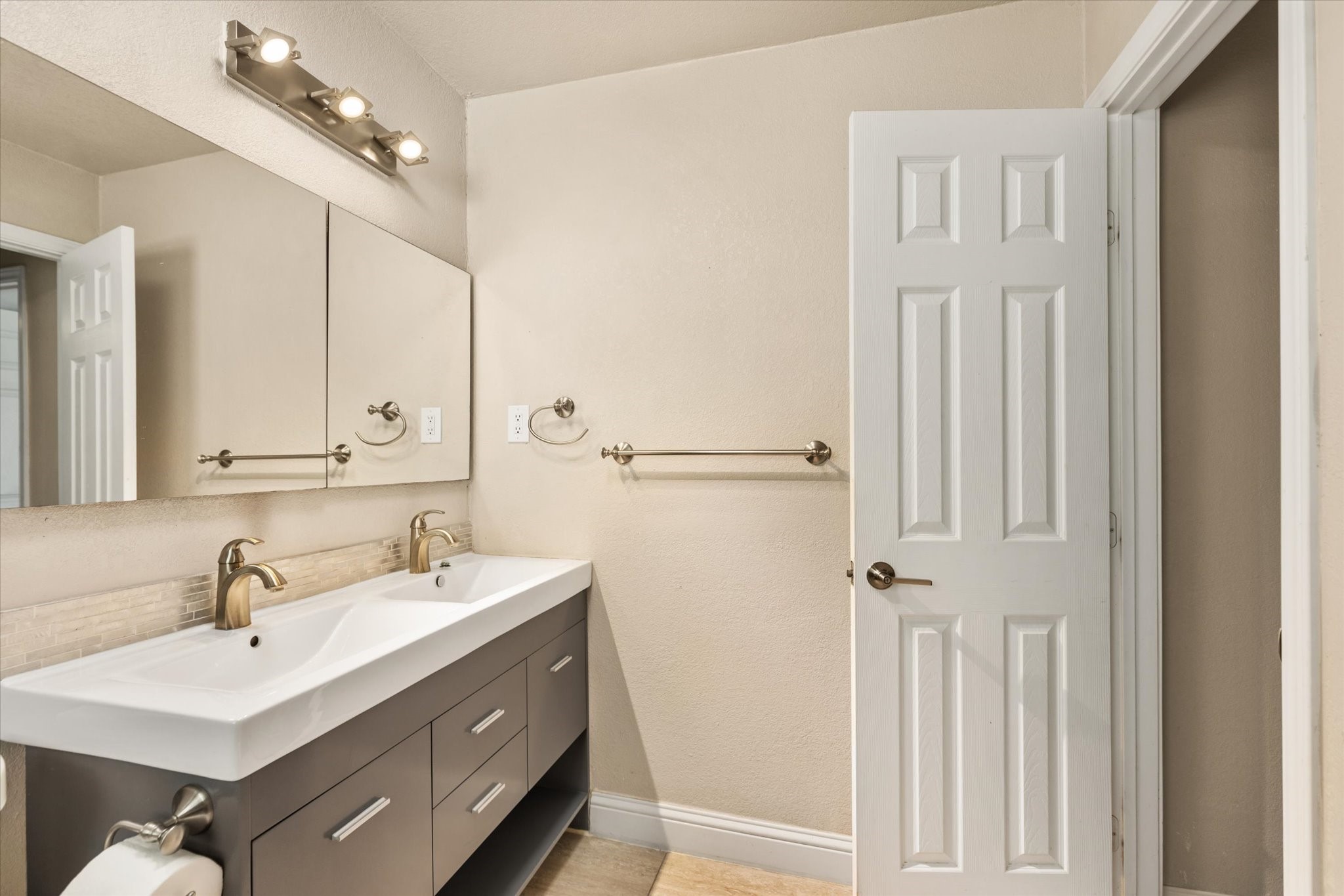 1602 Nantucket Drive Richardson TX 75080