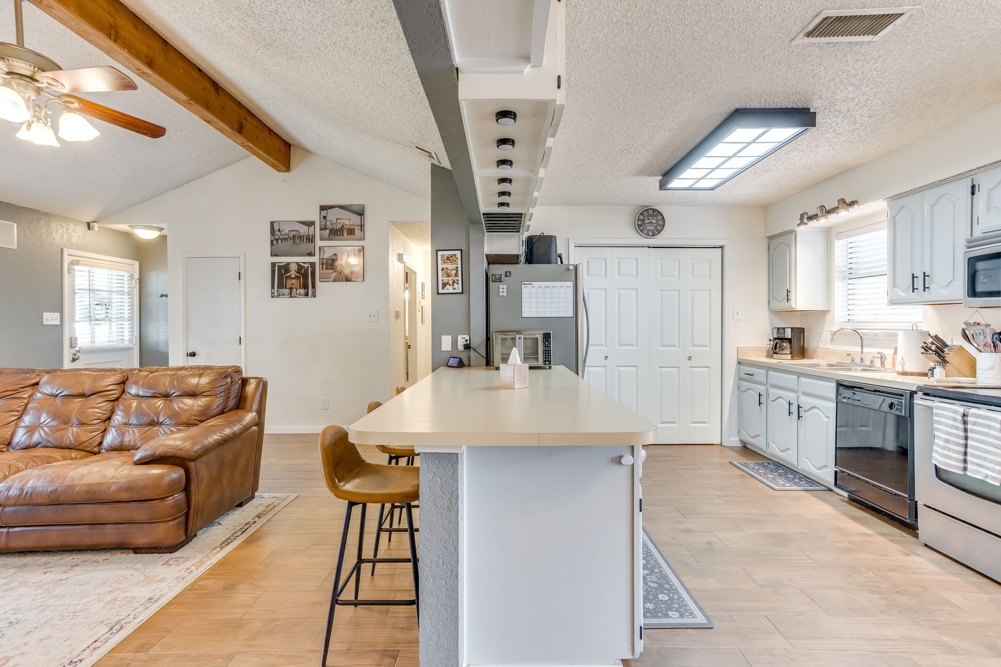2711 Lone Star Lane Grapevine TX 76051