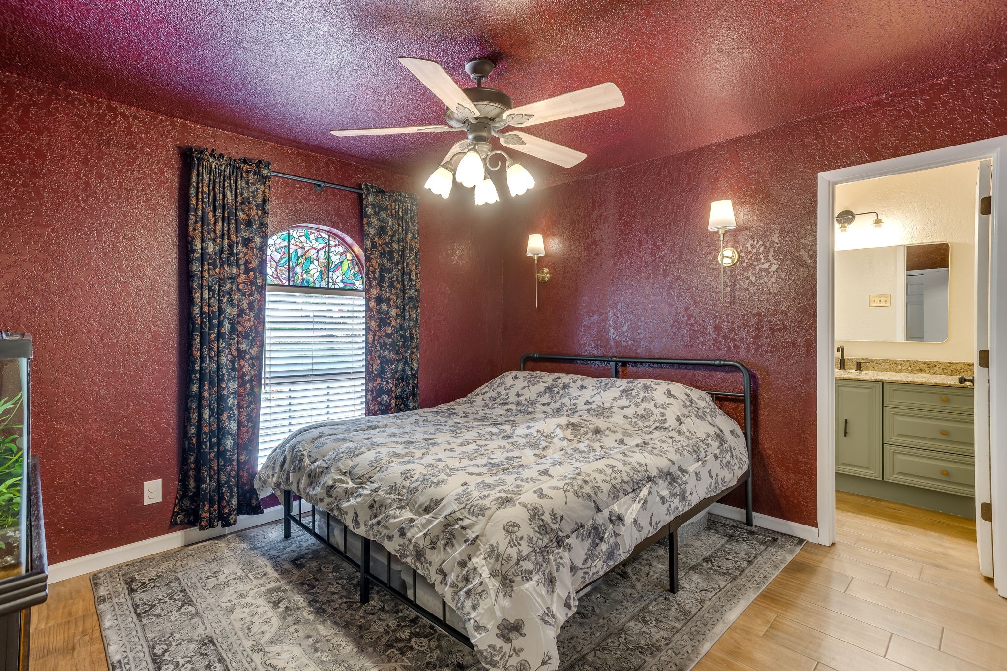 2711 Lone Star Lane Grapevine TX 76051