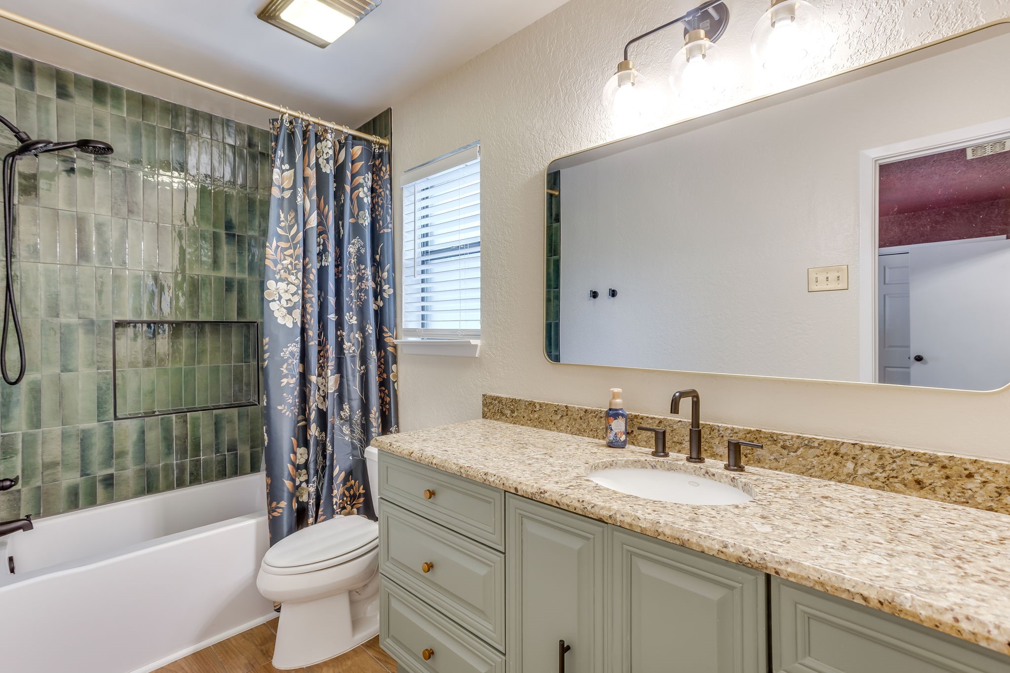 2711 Lone Star Lane Grapevine TX 76051