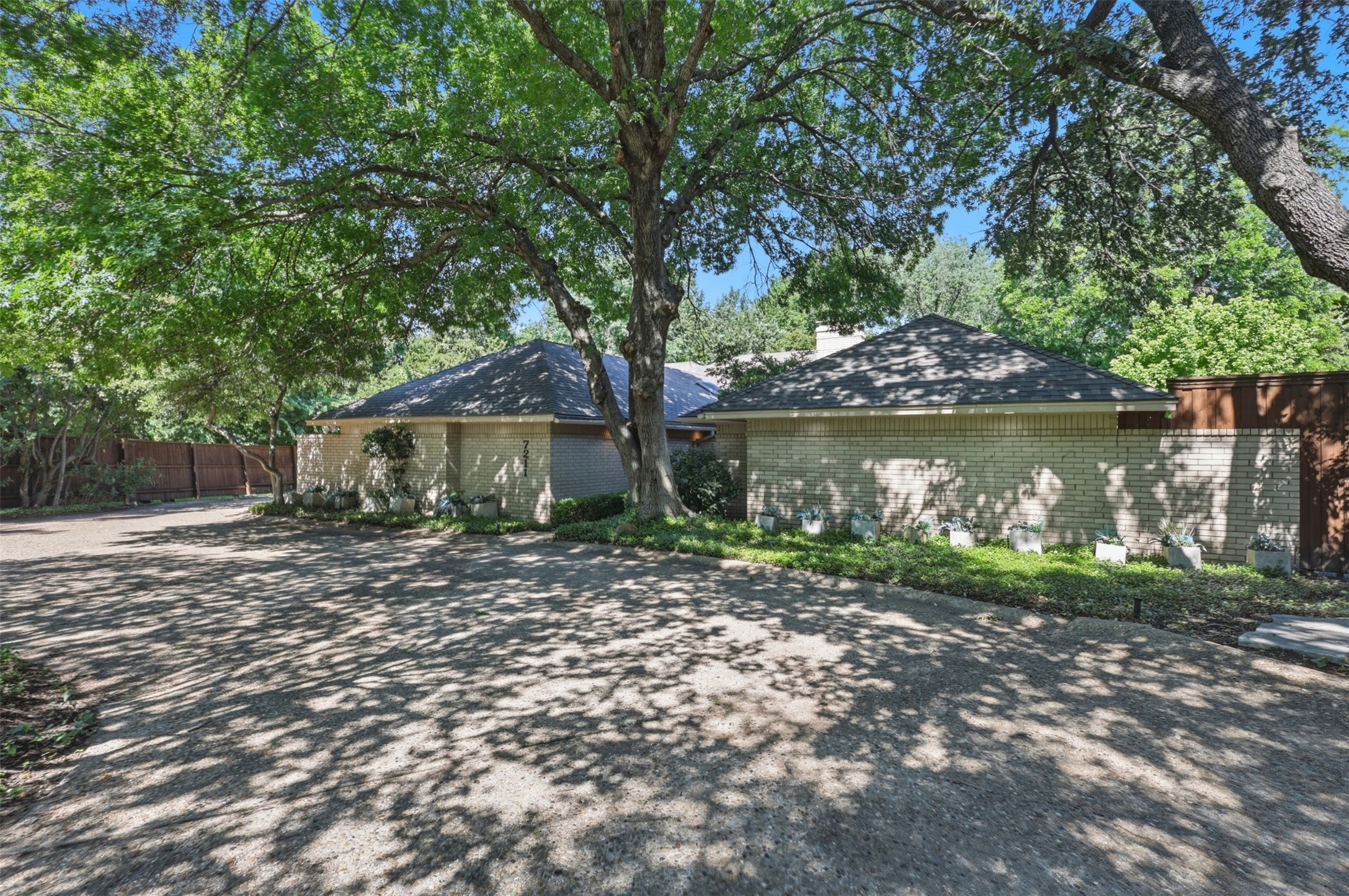 7211 Valley View Place Dallas TX 75240