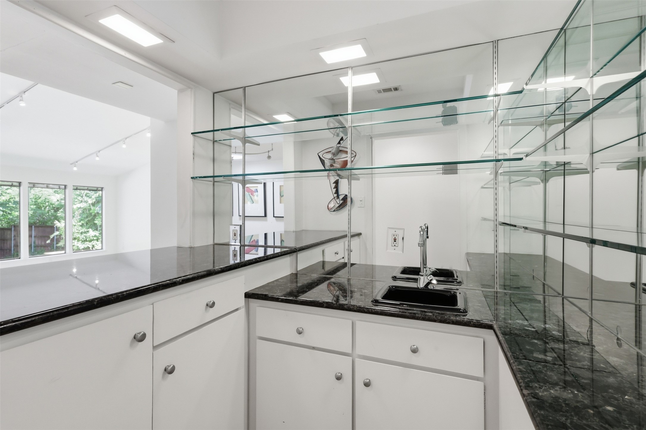 7211 Valley View Place Dallas TX 75240