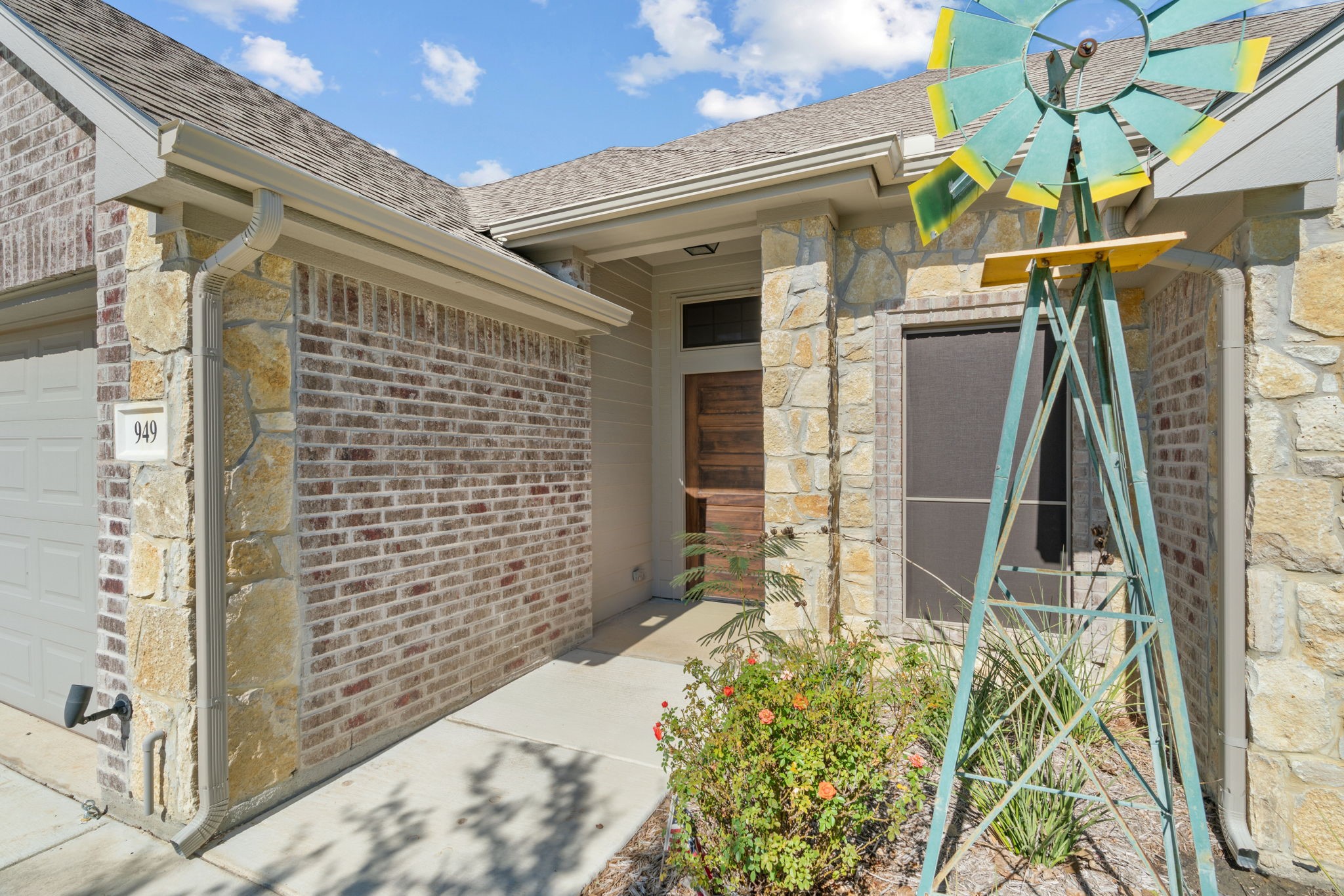 949 Avagail Avenue Springtown TX 76082