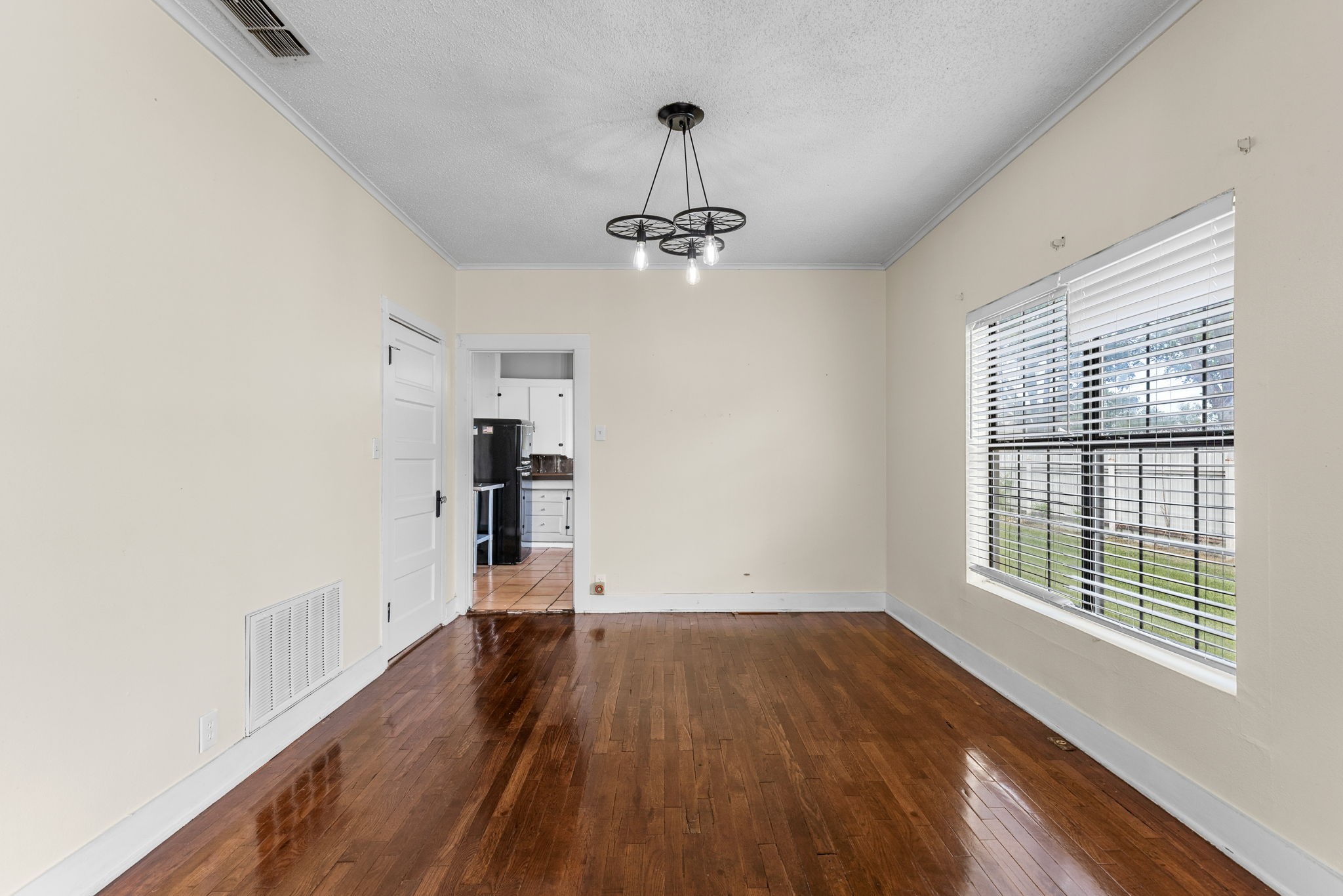 707 N River Street Seymour TX 76380