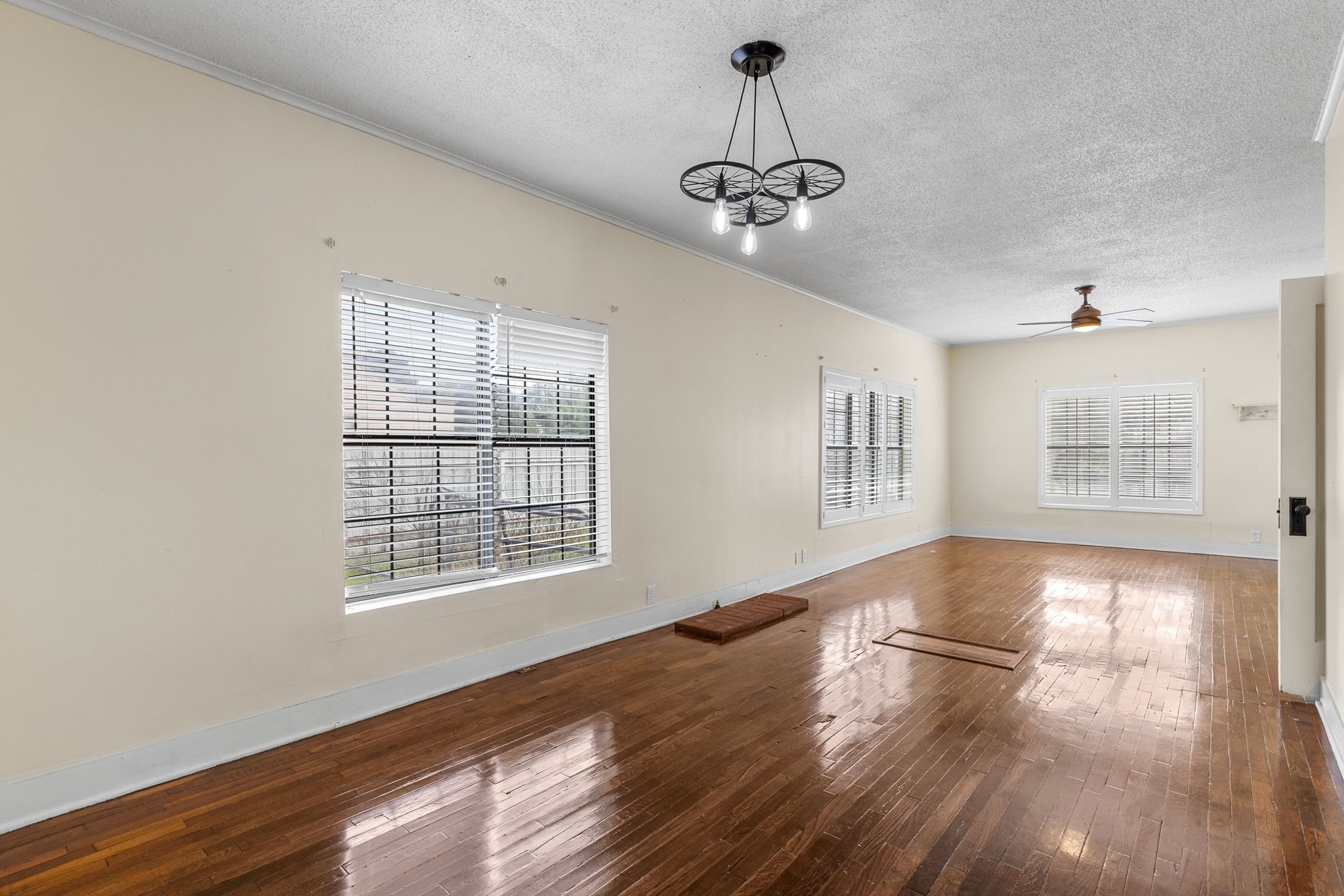707 N River Street Seymour TX 76380