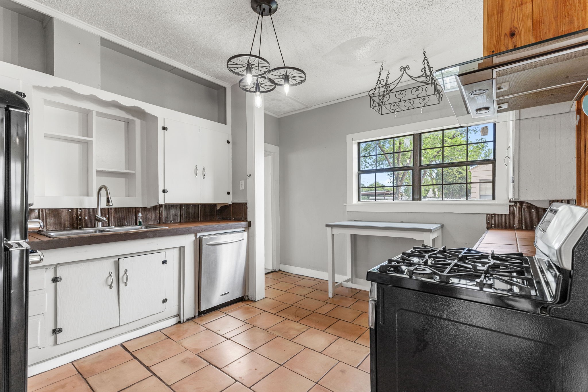 707 N River Street Seymour TX 76380