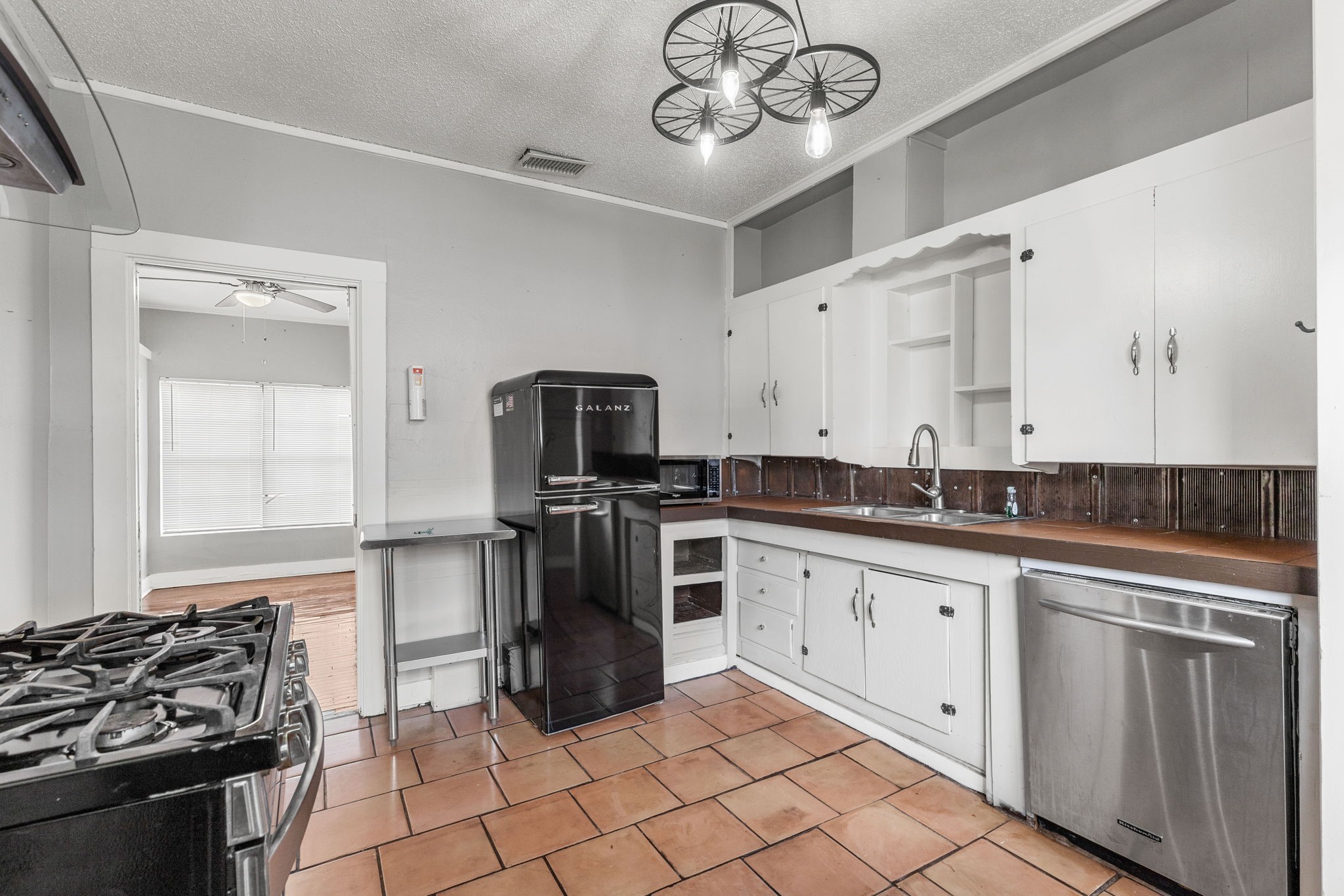 707 N River Street Seymour TX 76380