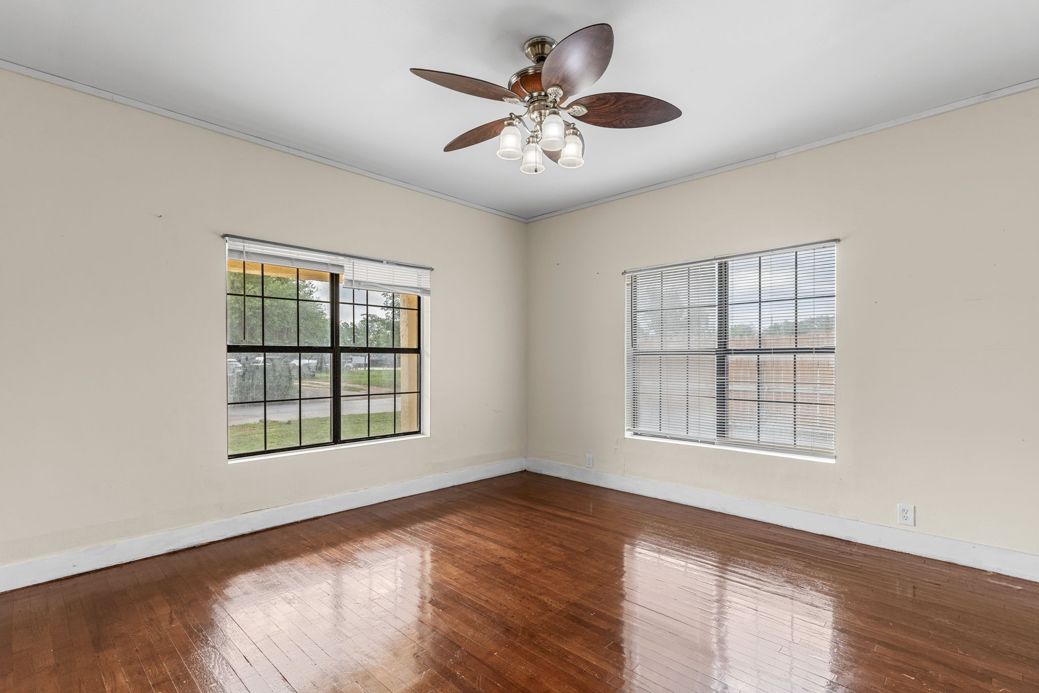 707 N River Street Seymour TX 76380