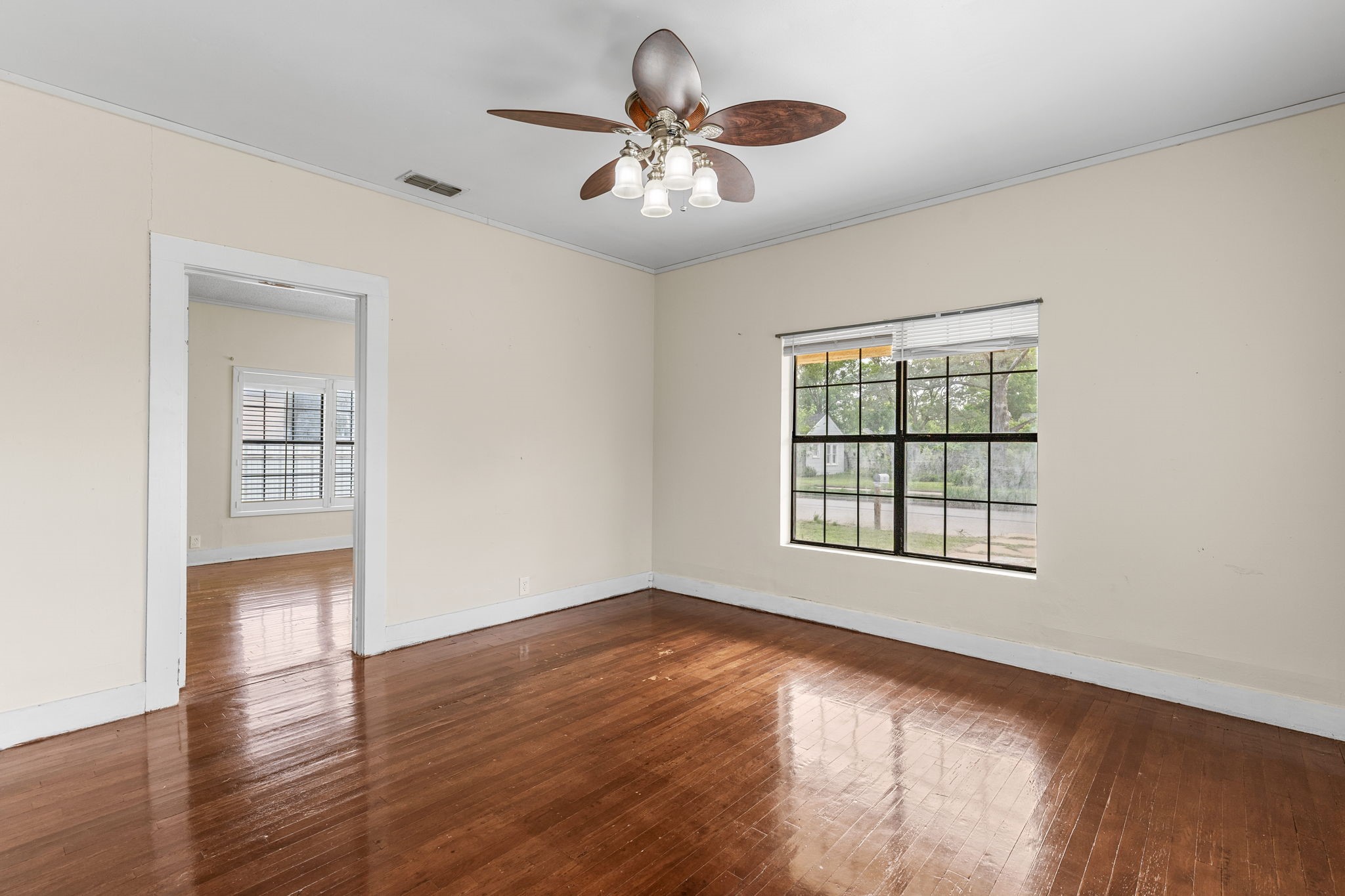 707 N River Street Seymour TX 76380