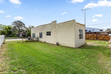 707 N River Street Seymour TX 76380