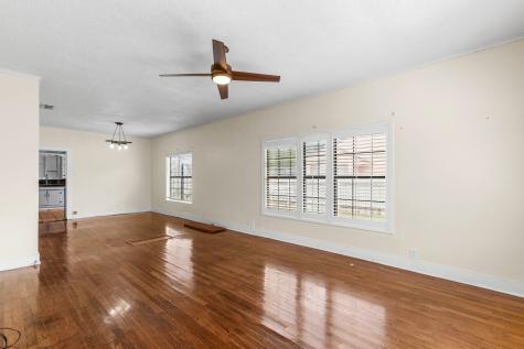 707 N River Street Seymour TX 76380