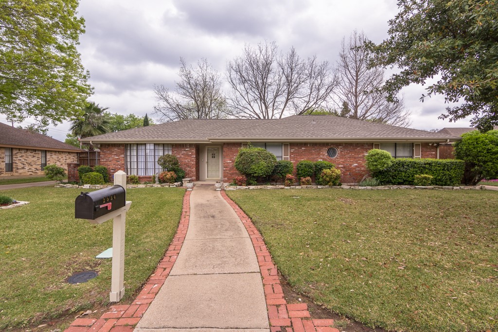 2534 Axminster Drive Grand Prairie TX 75050