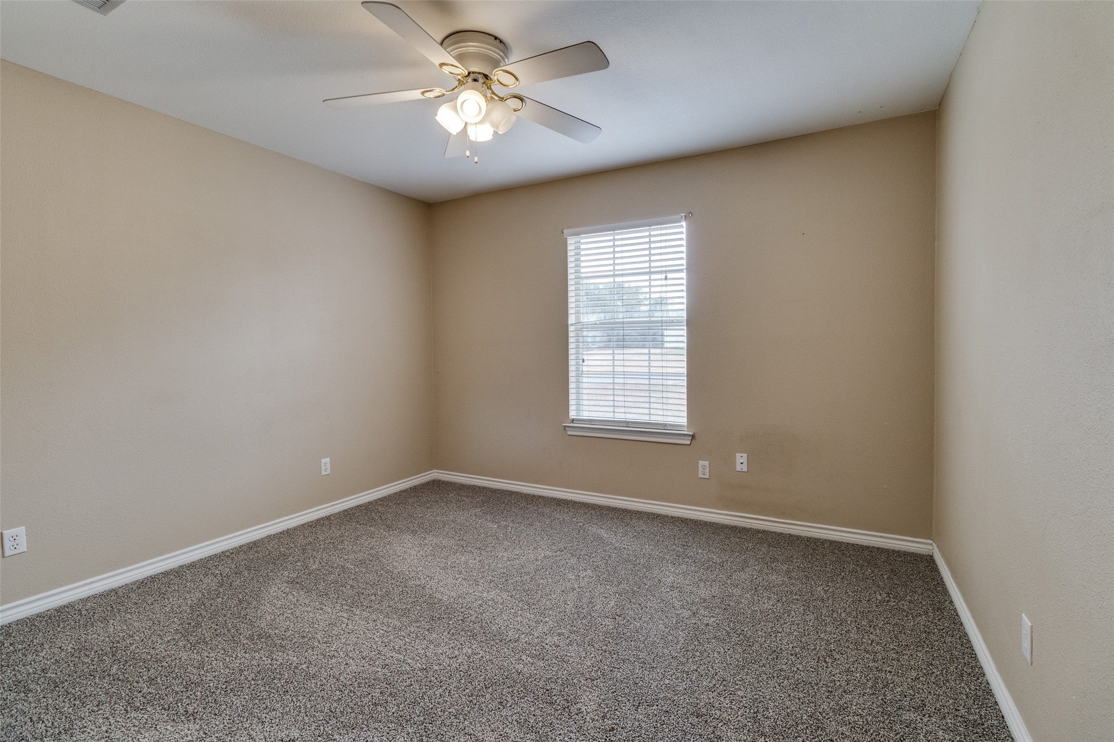 454 E Fulton Street Van Alstyne TX 75495