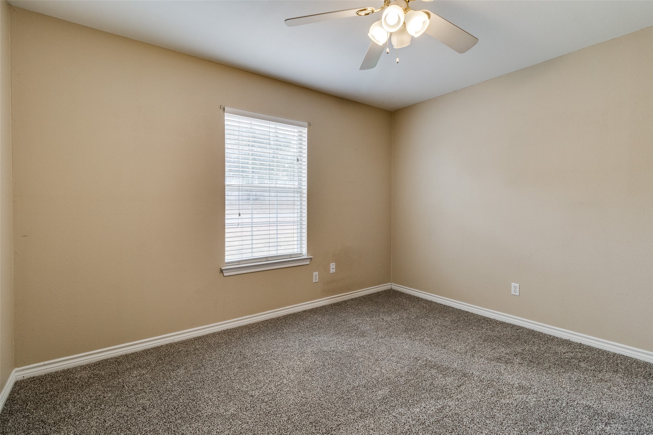 454 E Fulton Street Van Alstyne TX 75495