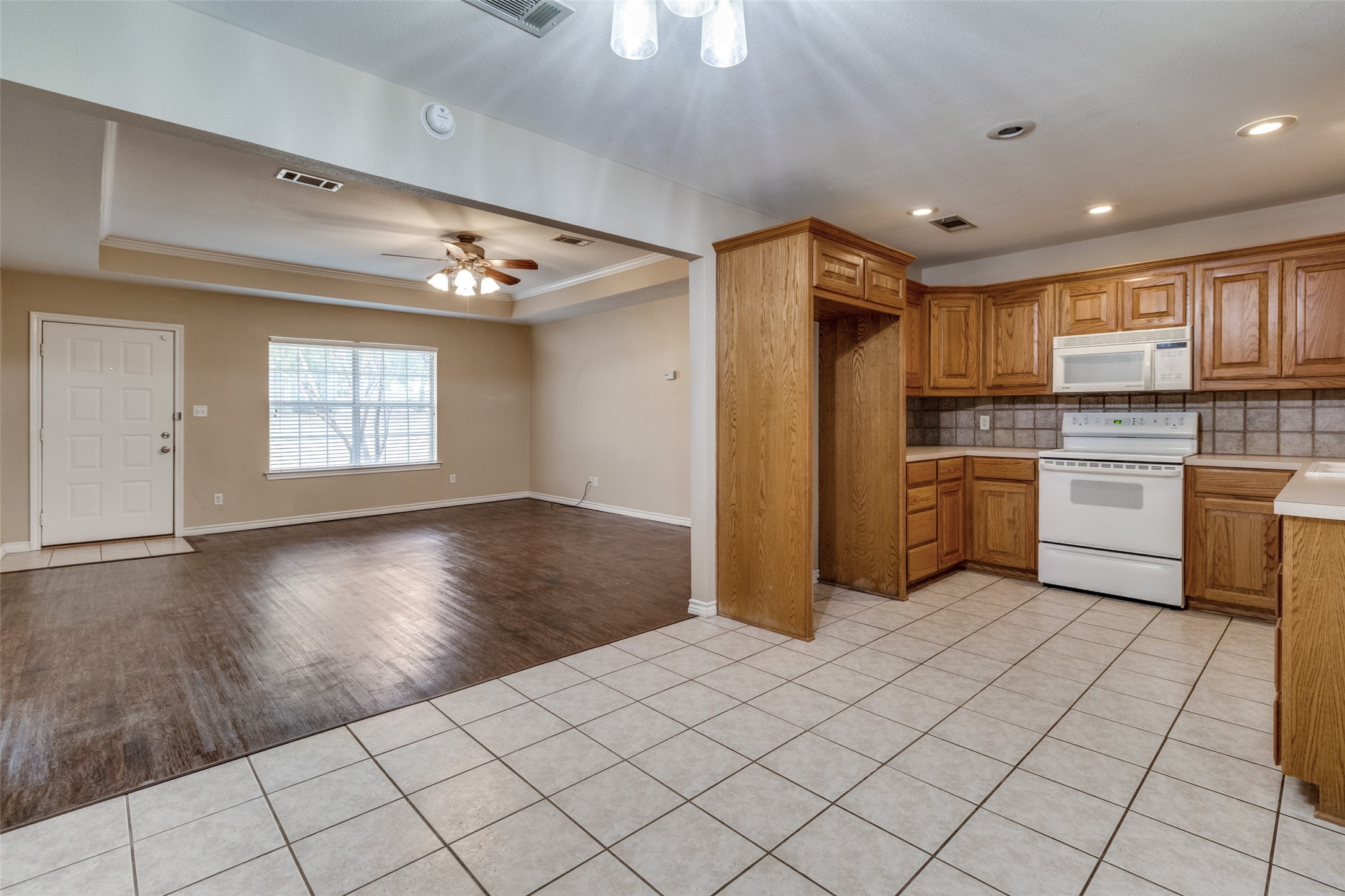 454 E Fulton Street Van Alstyne TX 75495