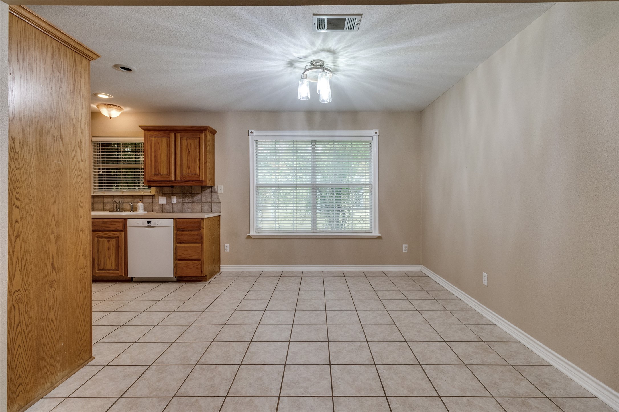 454 E Fulton Street Van Alstyne TX 75495