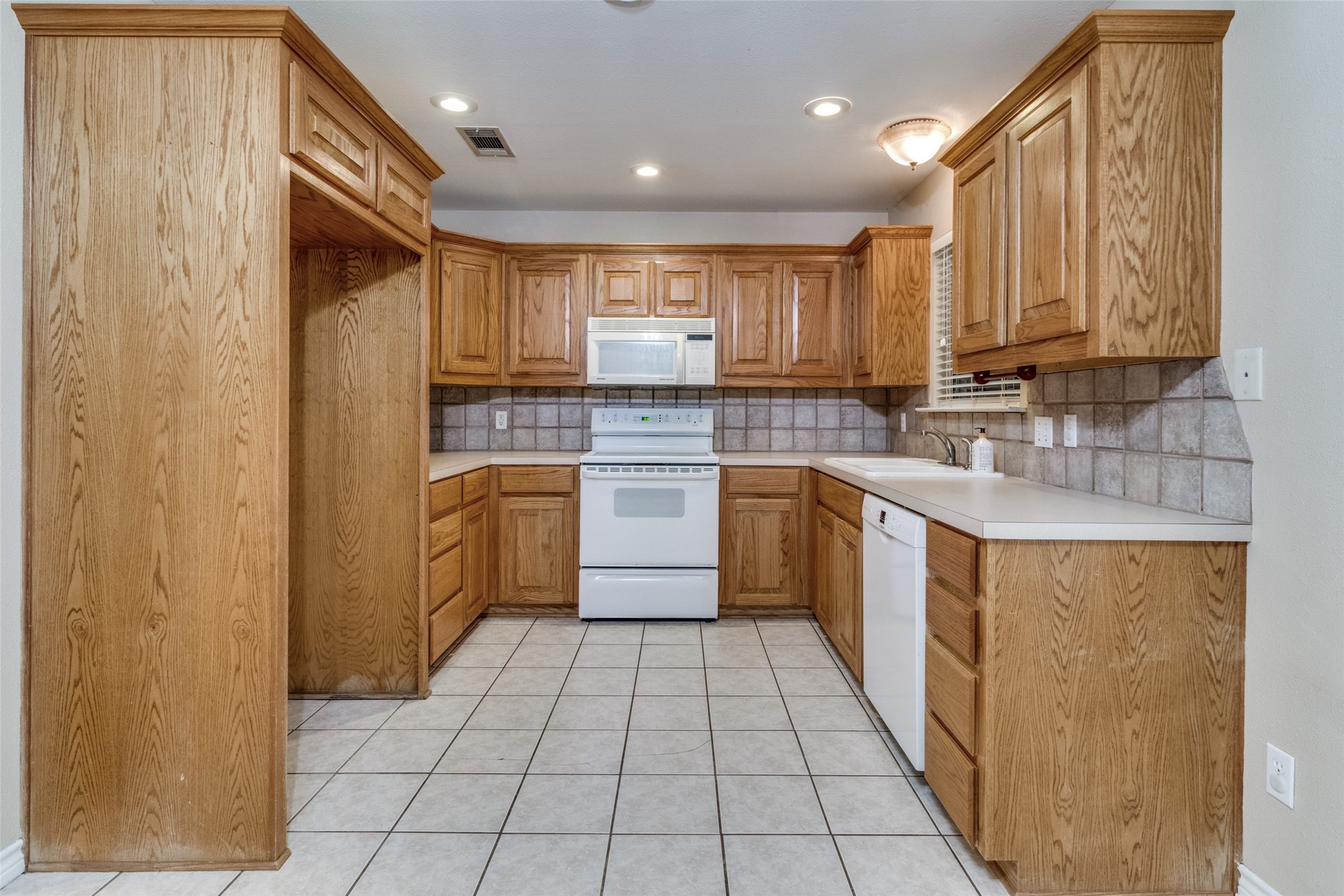 454 E Fulton Street Van Alstyne TX 75495