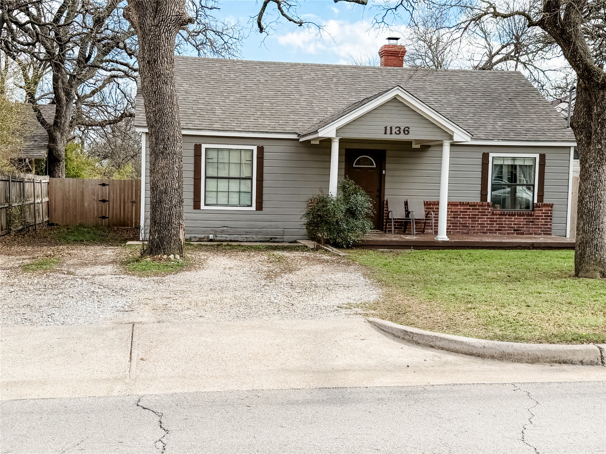 1136 W Long Street Stephenville TX 76401