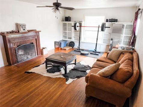 1136 W Long Street Stephenville TX 76401