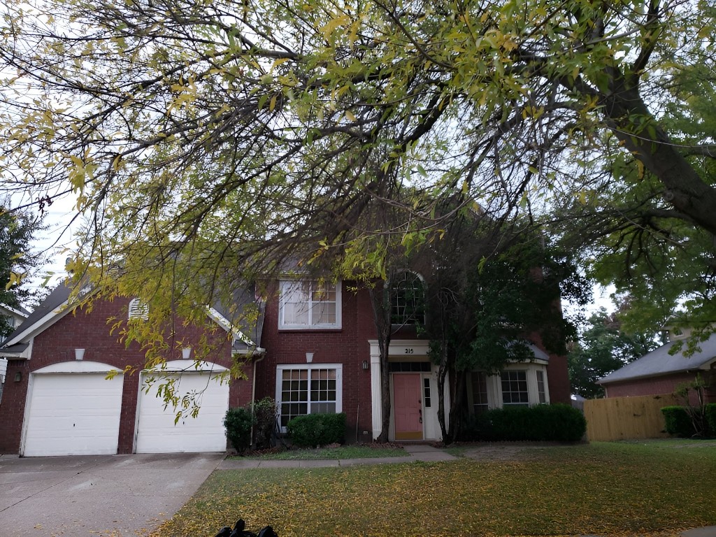 215 Crane Drive Grand Prairie TX 75052