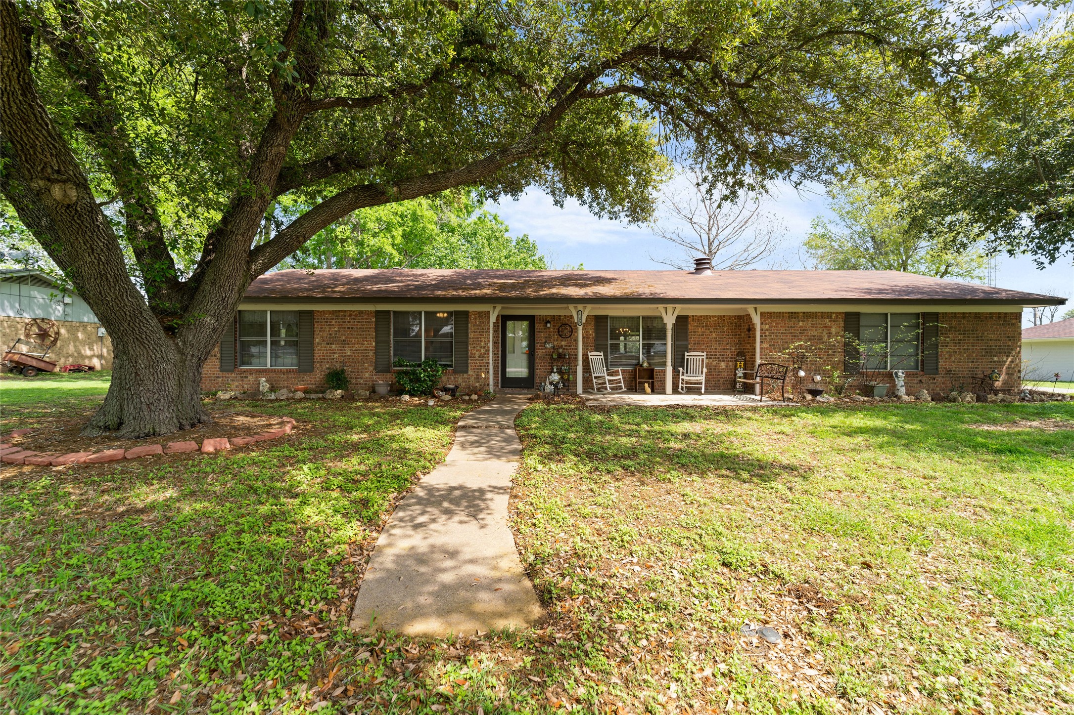 1105 Joel Street Groesbeck TX 76642