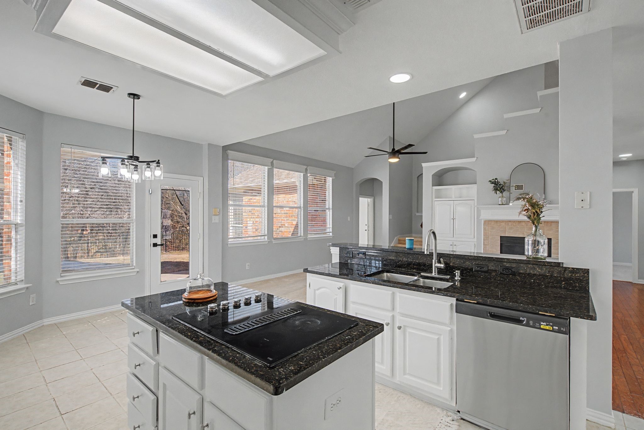 4706 Coventry Lane Arlington TX 76017
