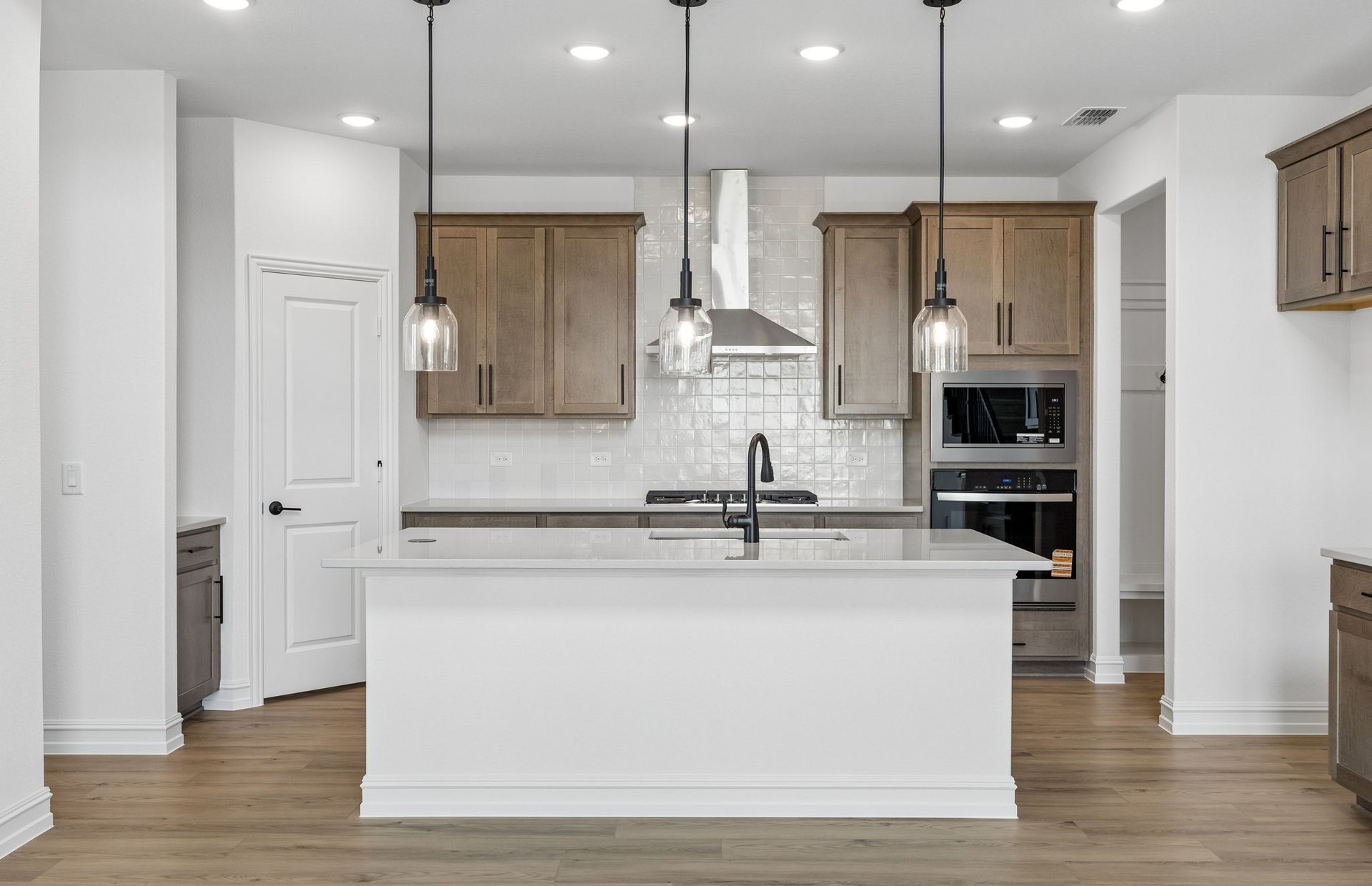 1029 Clayton Street Aubrey TX 76227