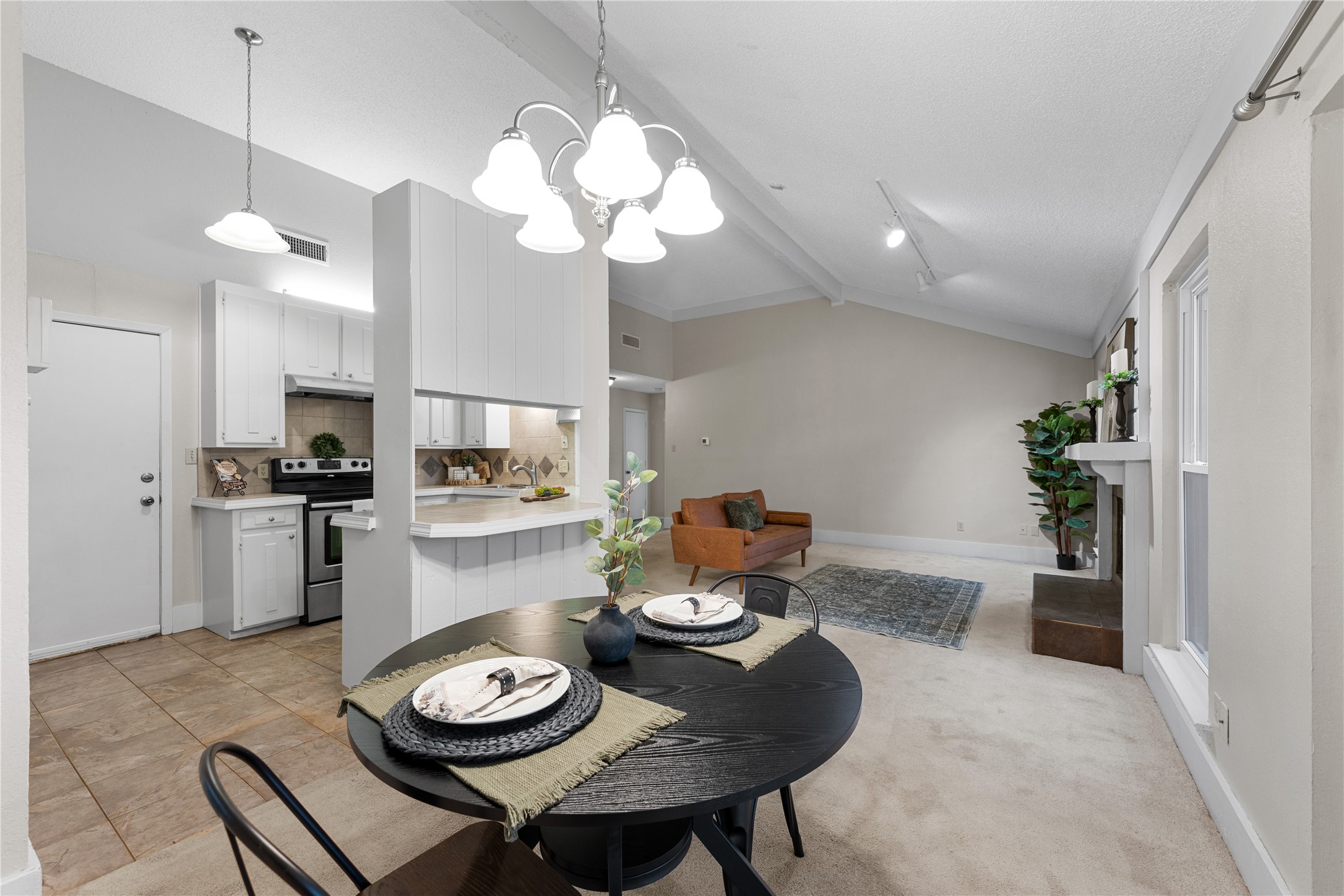4909 Queen Court Fort Worth TX 76103