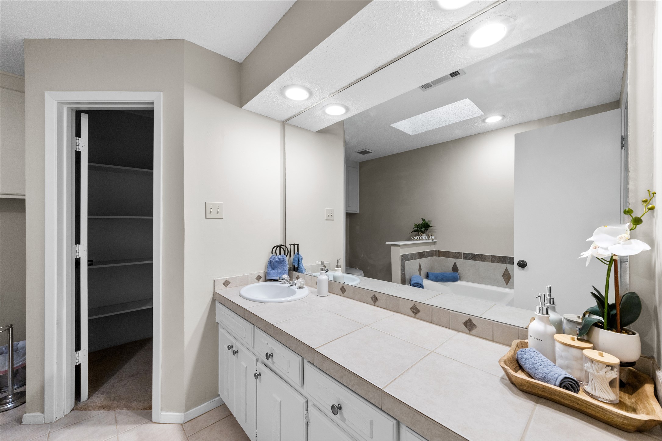 4909 Queen Court Fort Worth TX 76103