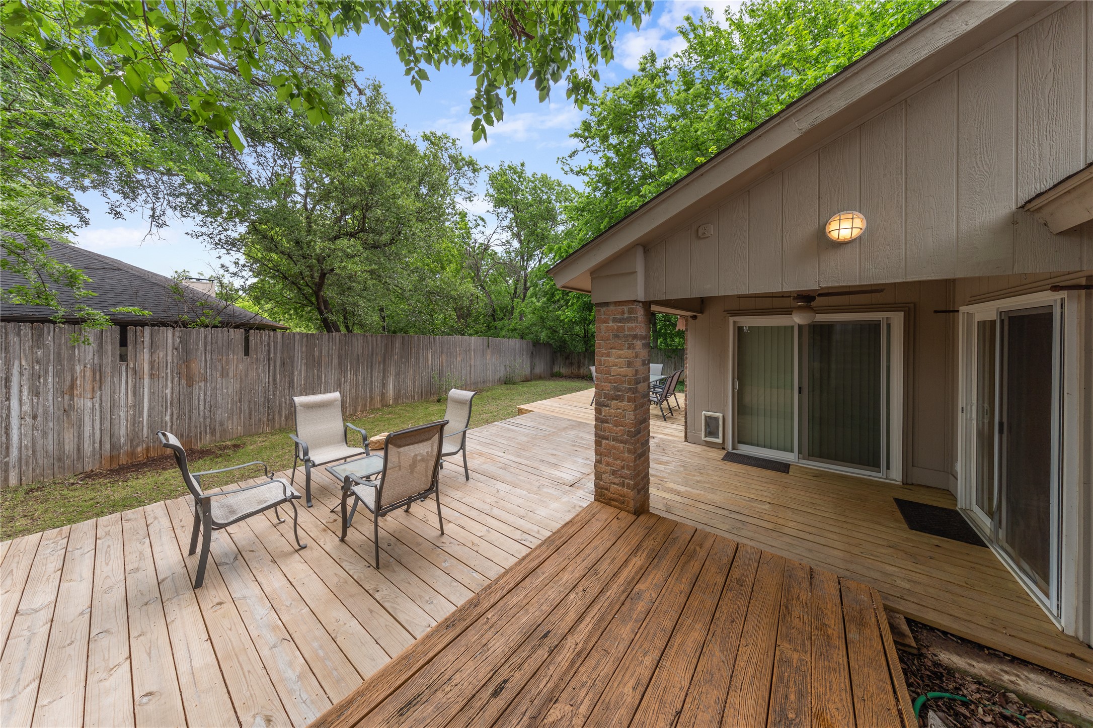 4909 Queen Court Fort Worth TX 76103