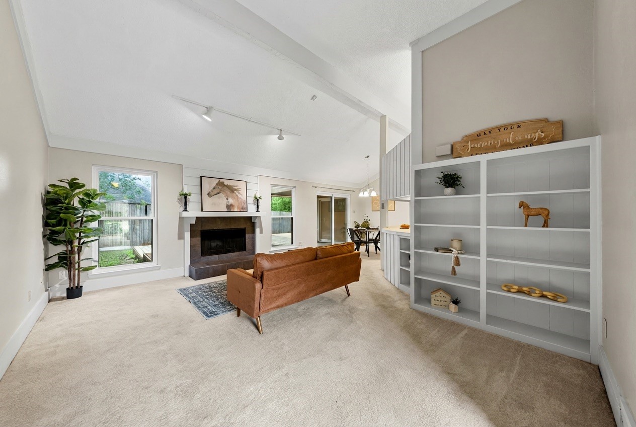 4909 Queen Court Fort Worth TX 76103