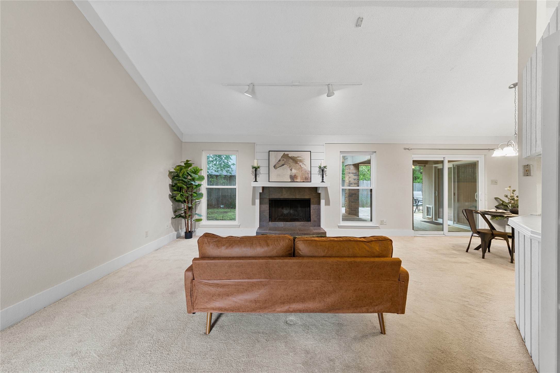4909 Queen Court Fort Worth TX 76103