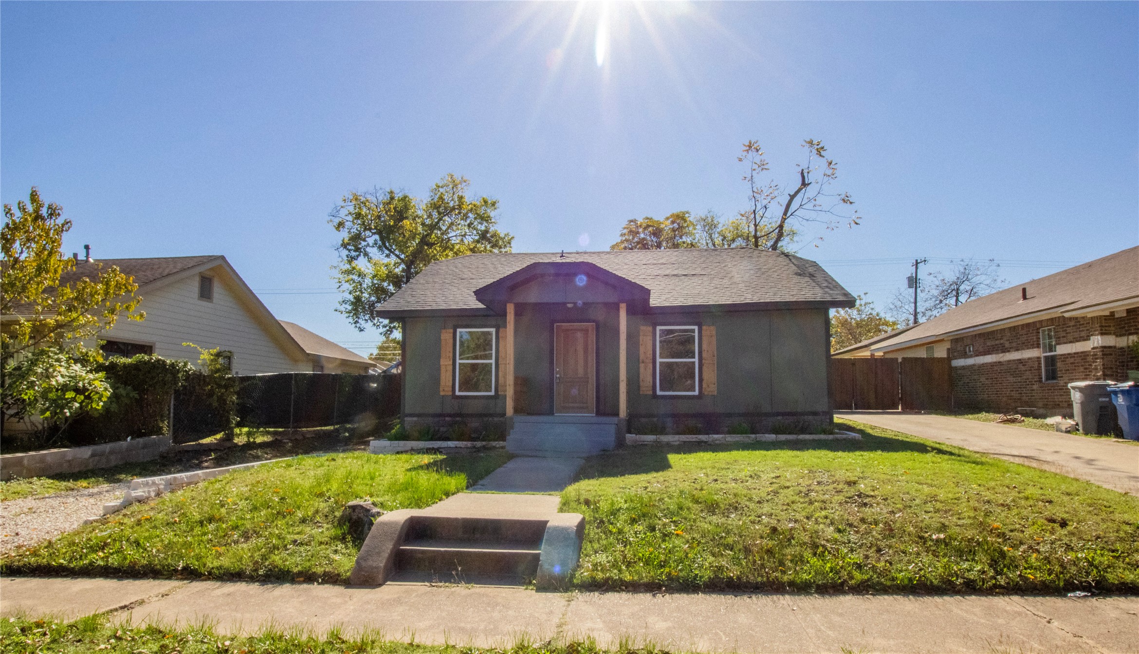 2442 W Clarendon Drive Dallas TX 75211
