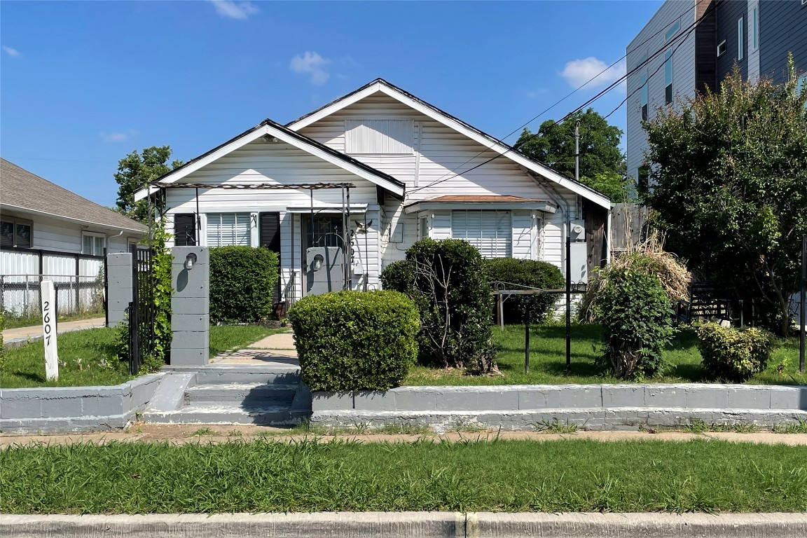 2607 Hondo Avenue Dallas TX 75219