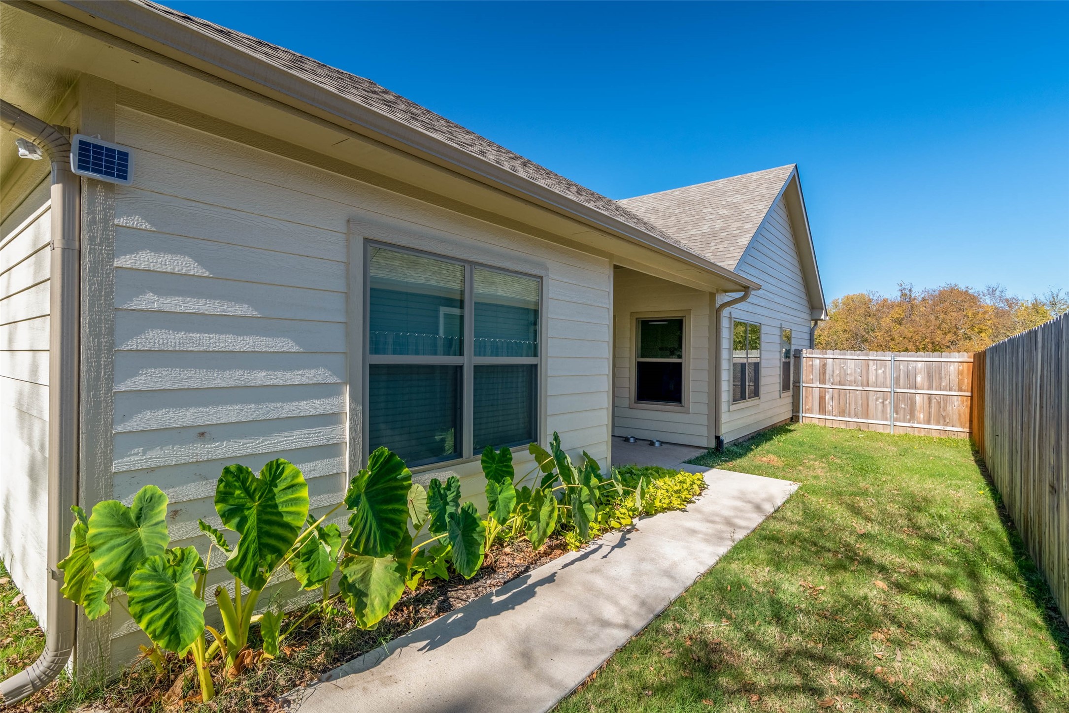 1226 W Elm Street Denison TX 75020