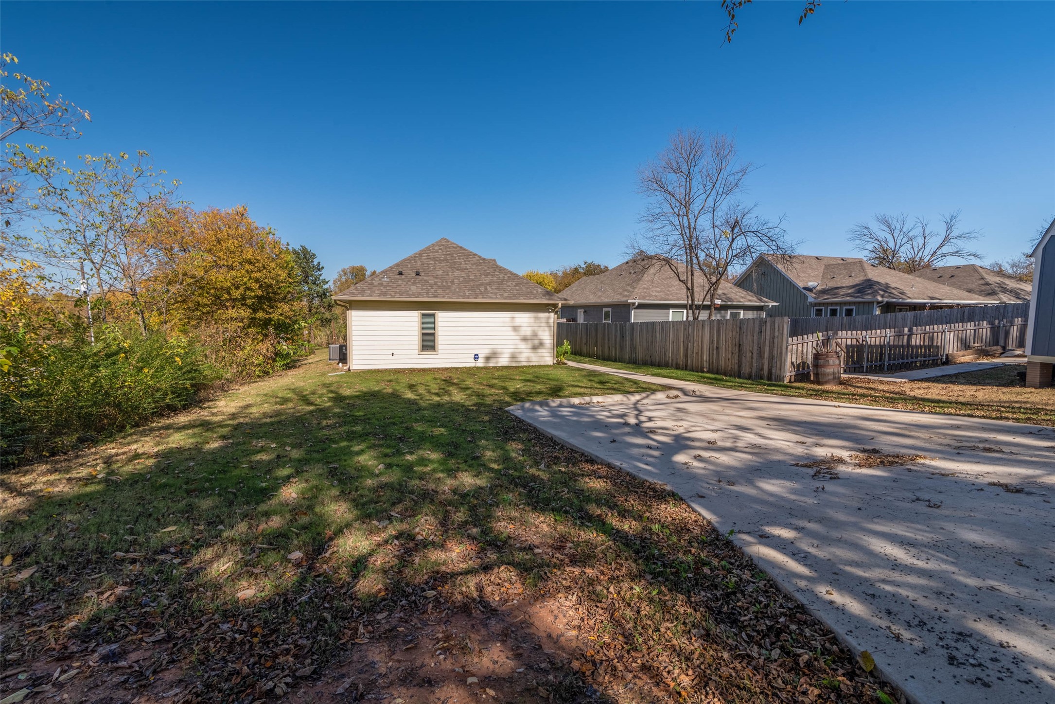 1226 W Elm Street Denison TX 75020