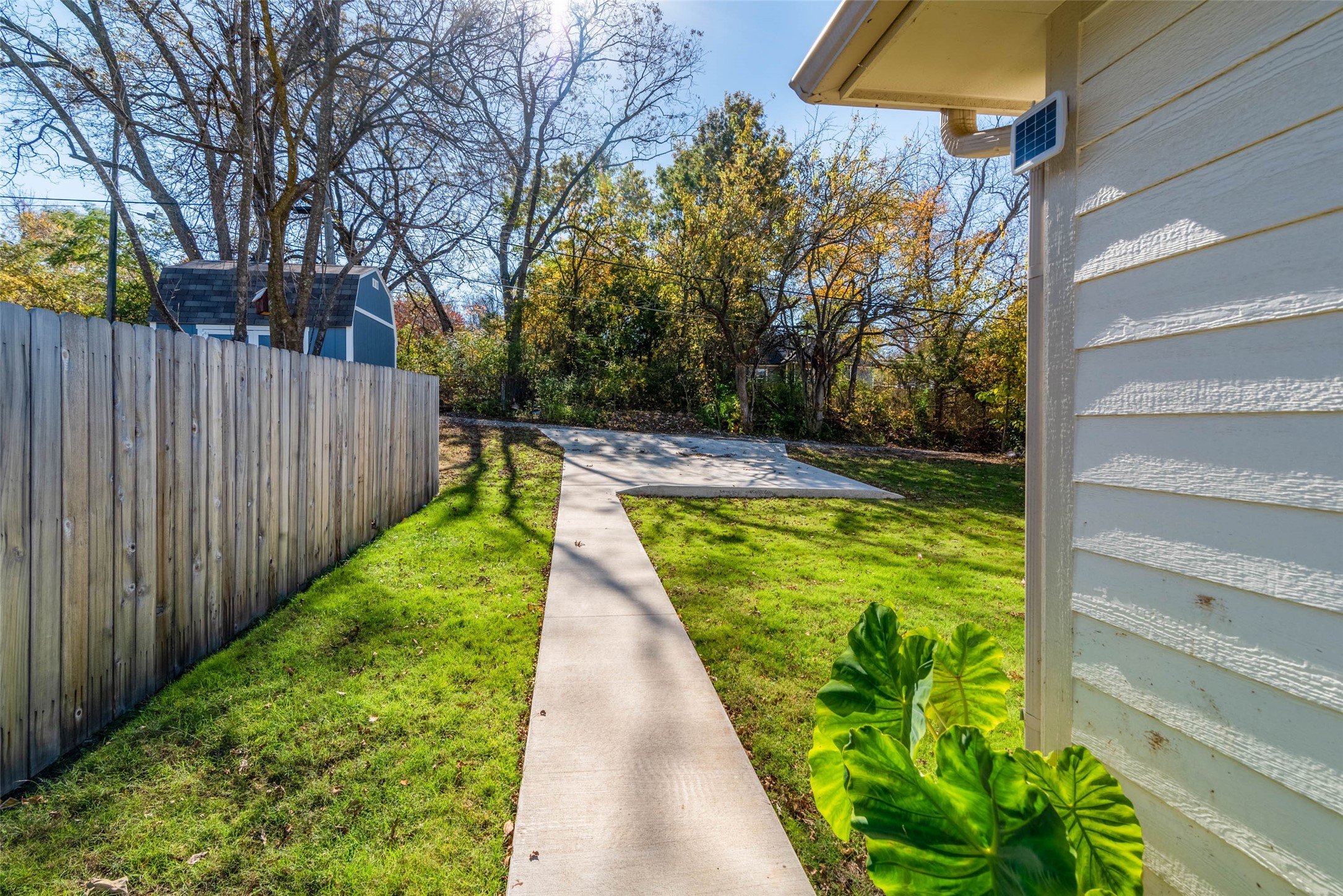 1226 W Elm Street Denison TX 75020