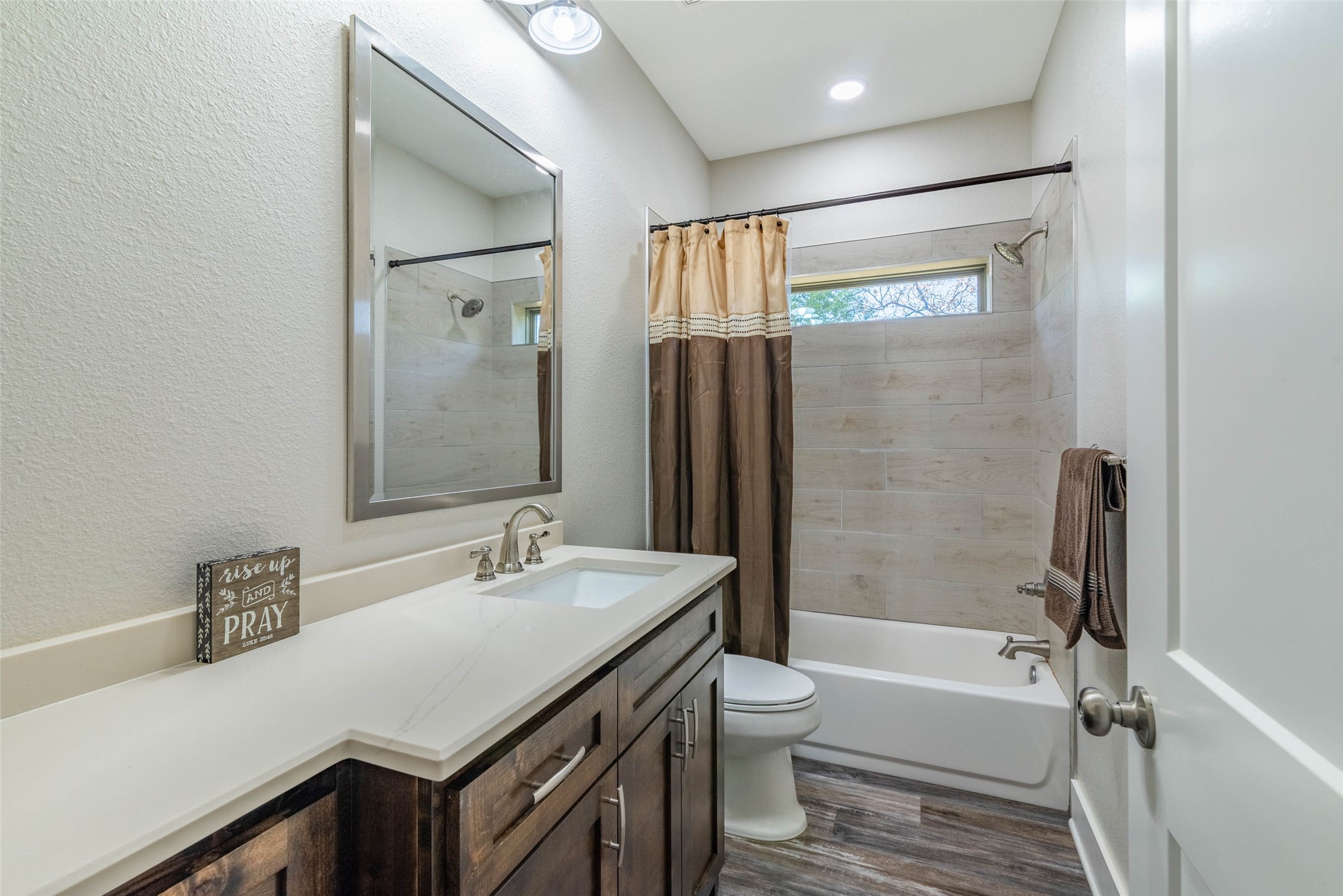 1226 W Elm Street Denison TX 75020